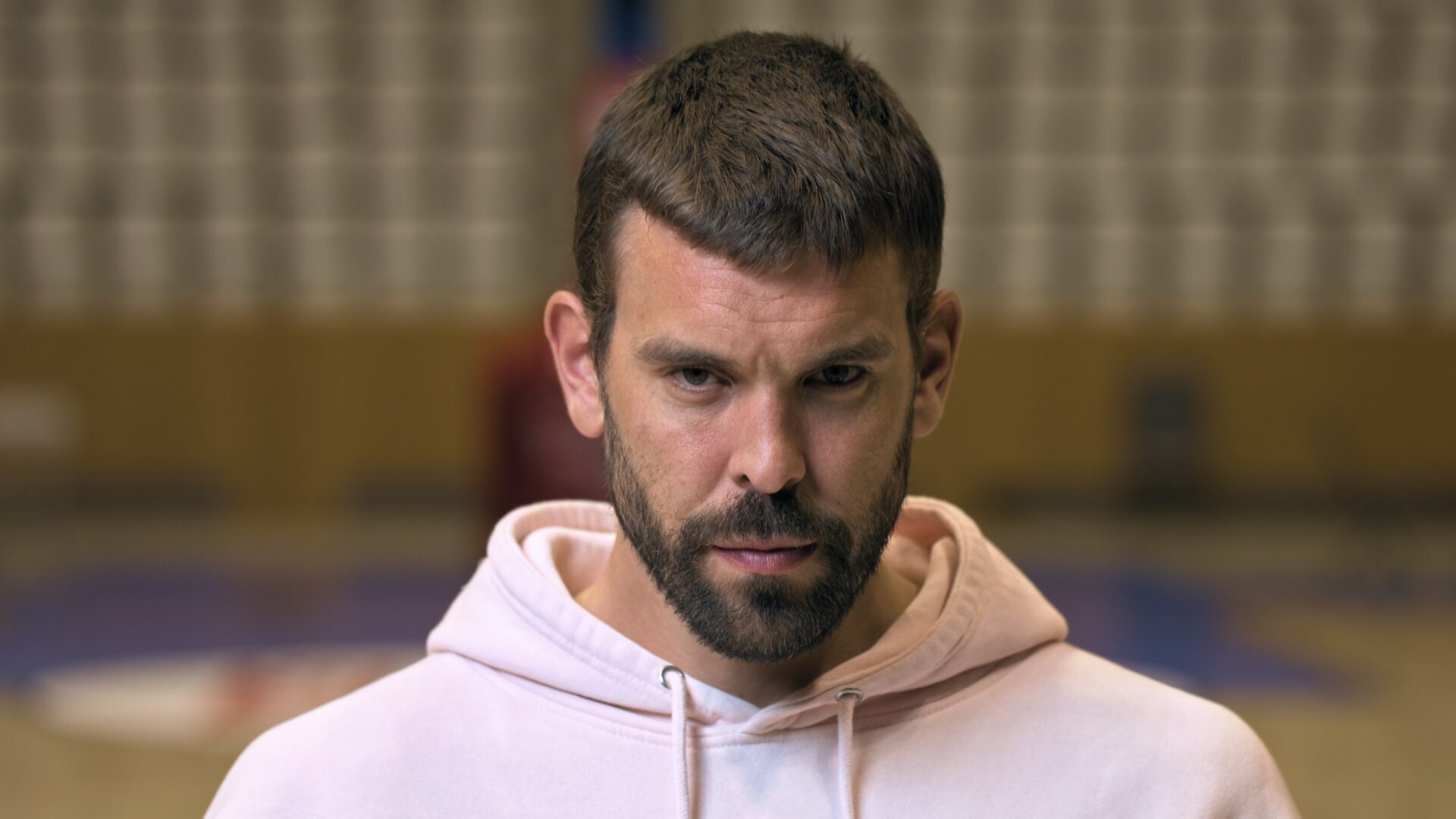 Still 02 de La Familia del Baloncesto Español, corrección de color por Pepe Alarcón colorista para Amazon Prime Video