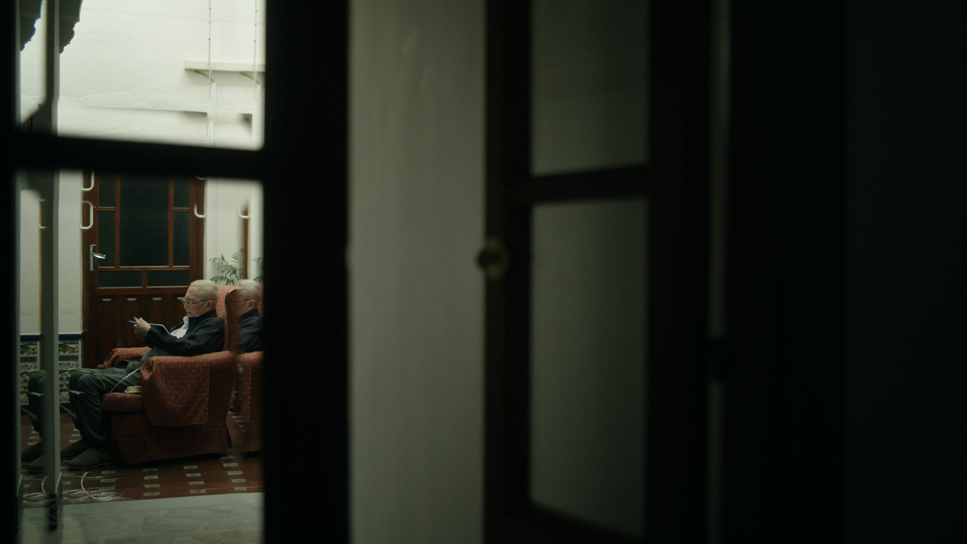 Still 10 de Los Galindos, corrección de color por Pepe Alarcón colorista para Amazon Prime Video