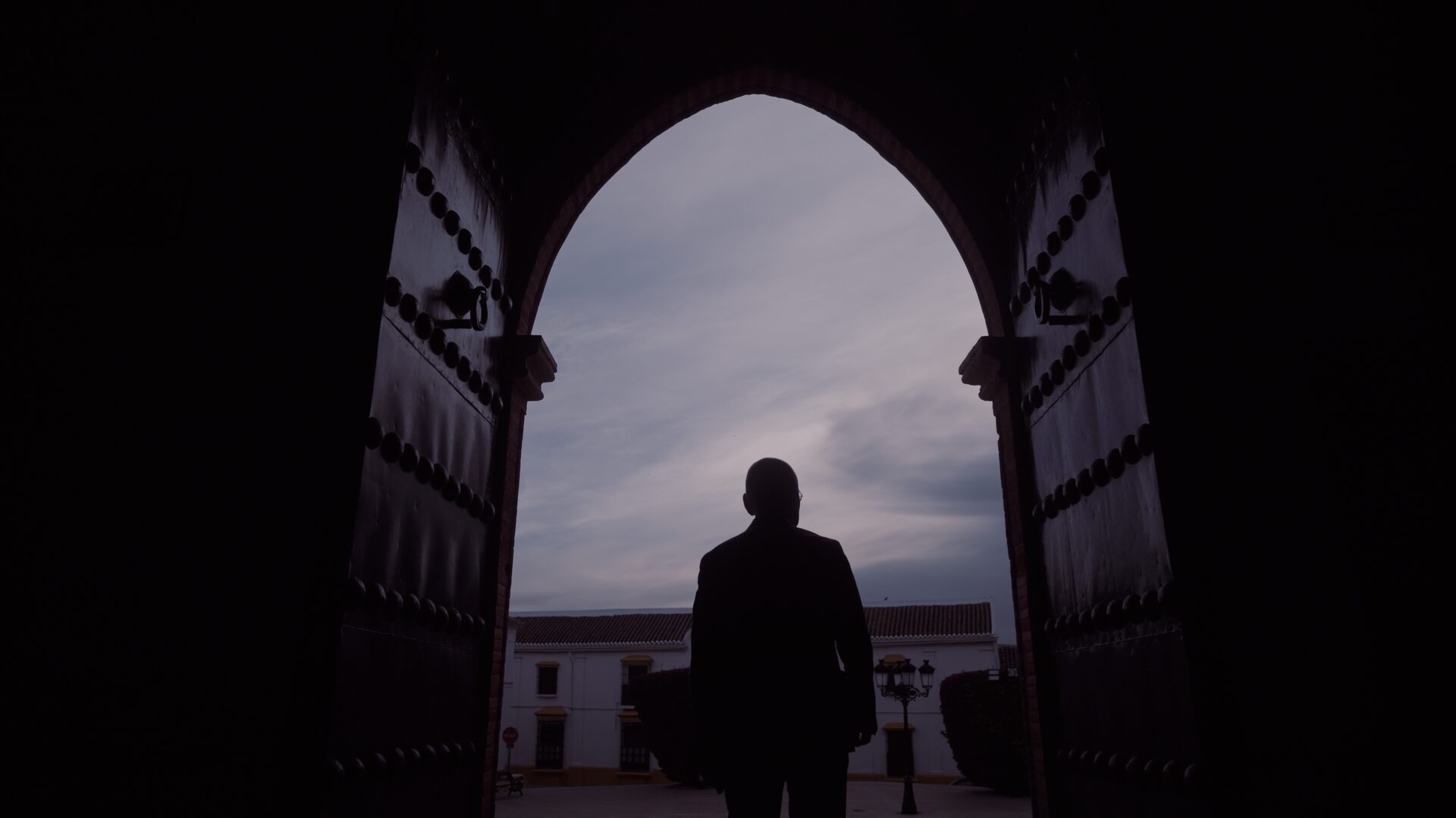 Still 33 de Los Galindos, corrección de color por Pepe Alarcón colorista para Amazon Prime Video