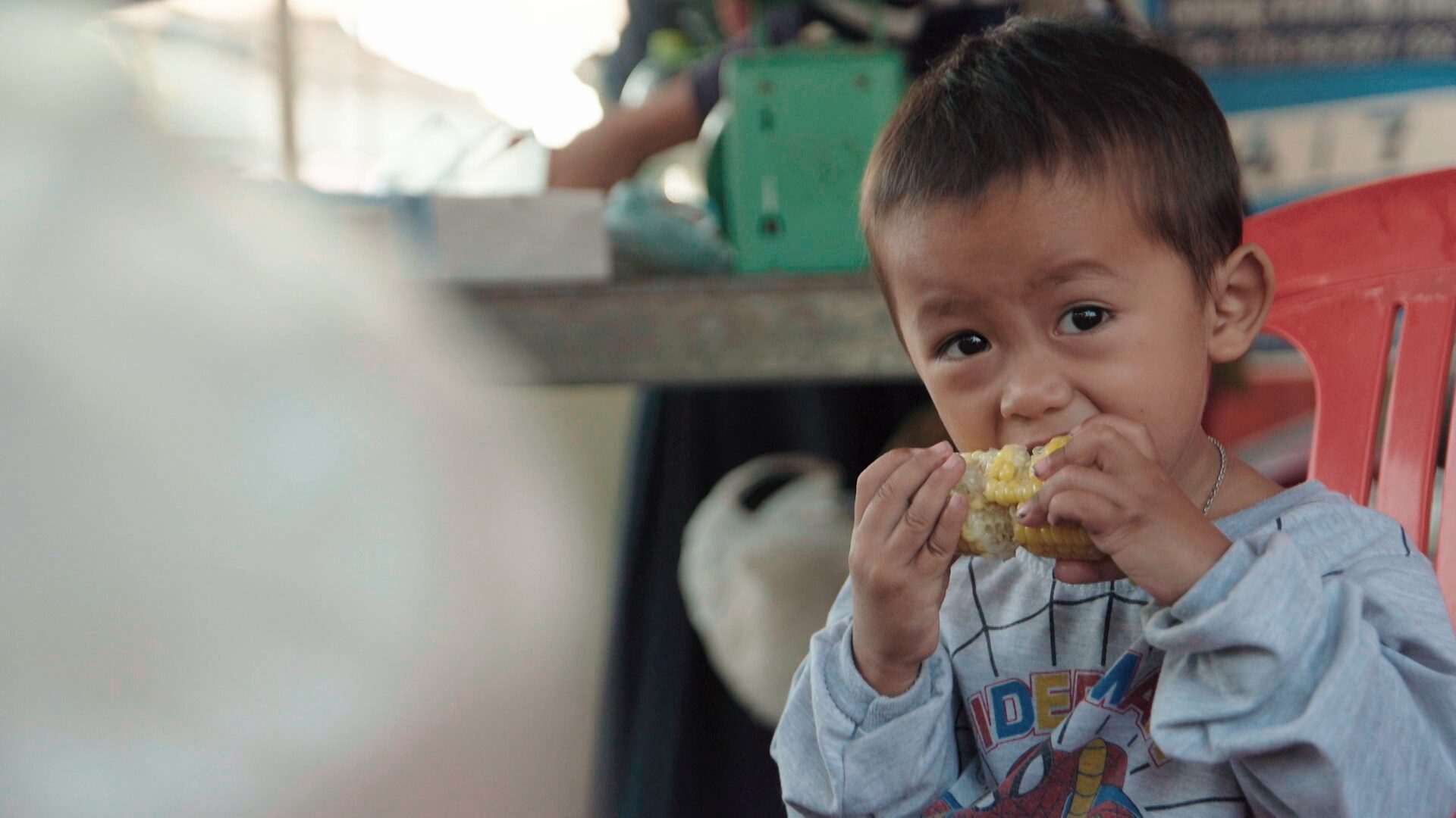 Still 07 de Misión en Battambang, corrección de color por Pepe Alarcón colorista para Amazon Prime Video
