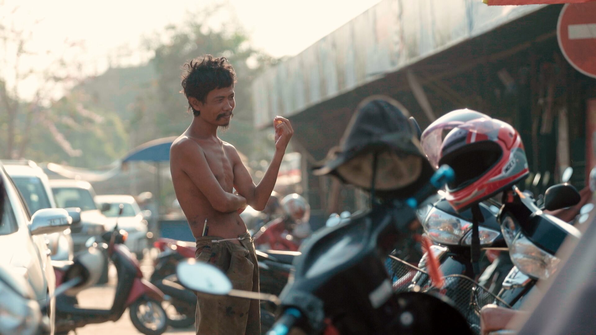 Still 08 de Misión en Battambang, corrección de color por Pepe Alarcón colorista para Amazon Prime Video