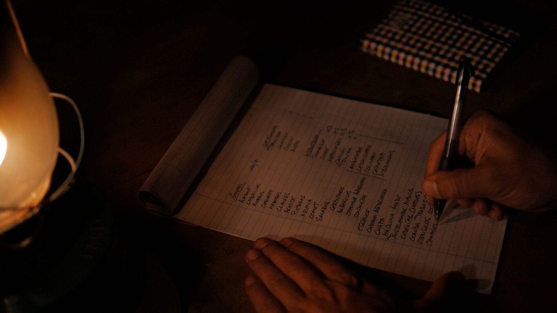 Still 03 de Mzungu, Operación Congo, corrección de color por Pepe Alarcón colorista para Mediaset
